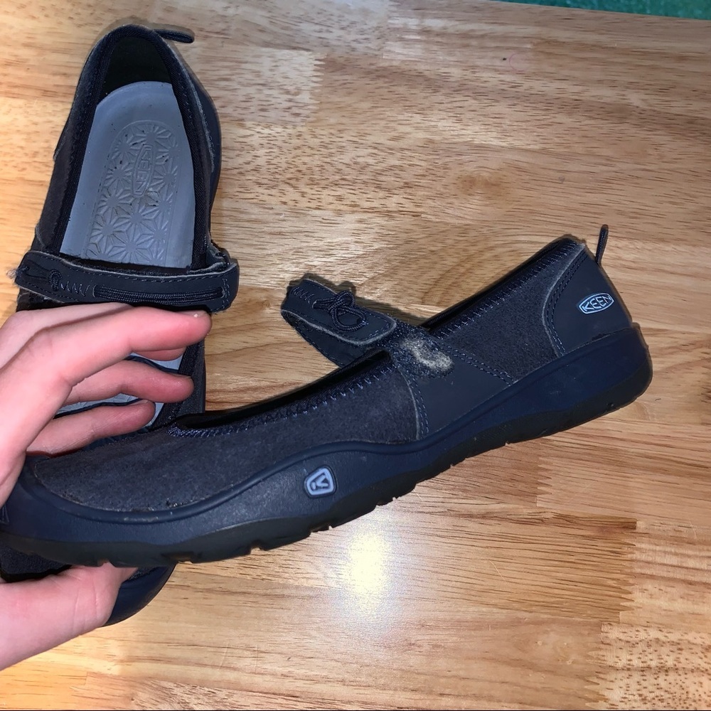 Keen Womens Navy Slip-on Sandals Size 4